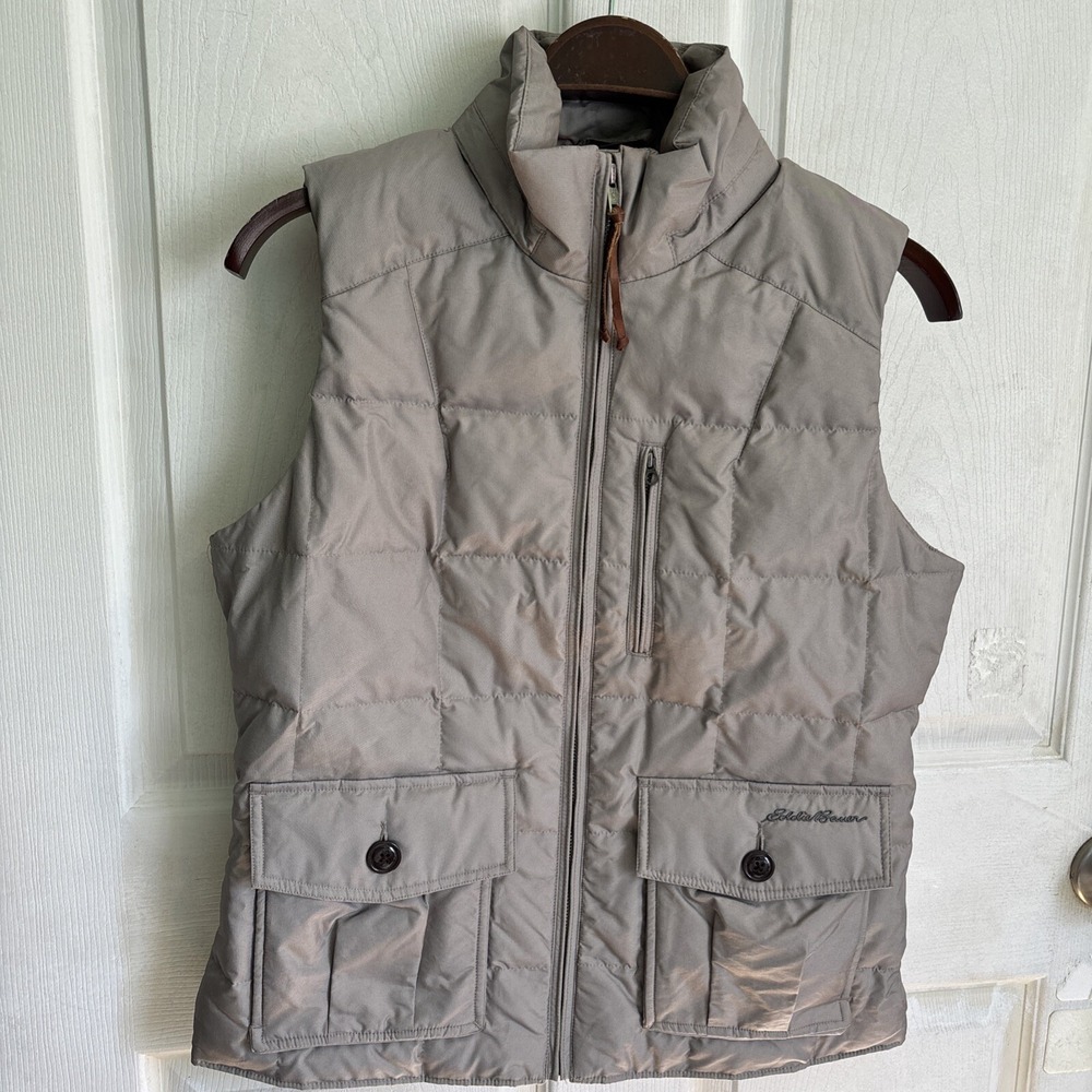 Womens Eddie Bauer quilted vest size medium NWOT
